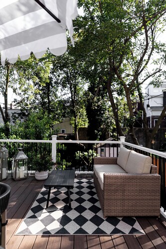 Charming quiet 2 bedrooms 4 beds 2.5 bath 20 mins to NYC