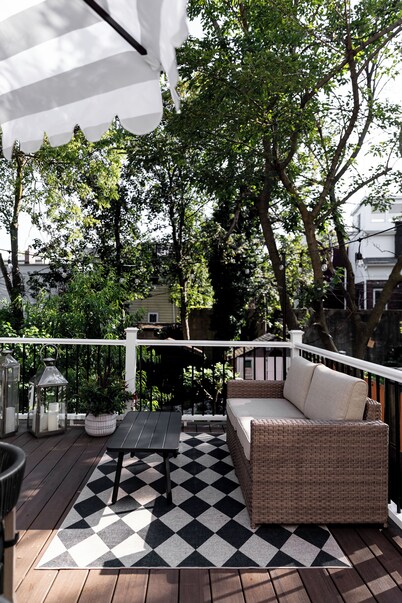 Charming quiet 2 bedrooms 4 beds 2.5 bath 20 mins to NYC