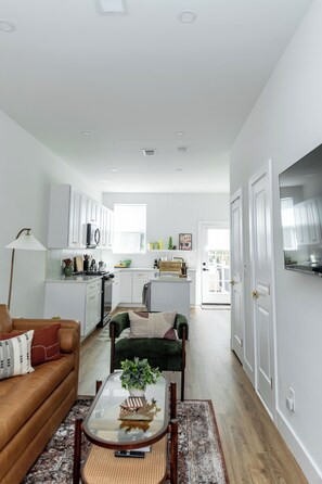 Smart TV, books, video library, stereo