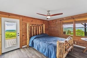 3 bedrooms, desk, WiFi, bed sheets