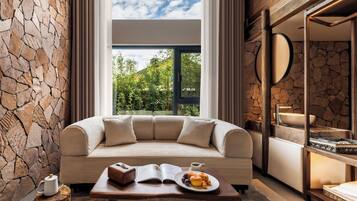 Panoramic-Maisonette | Hochwertige Bettwaren, Daunenbettdecken, individuell dekoriert