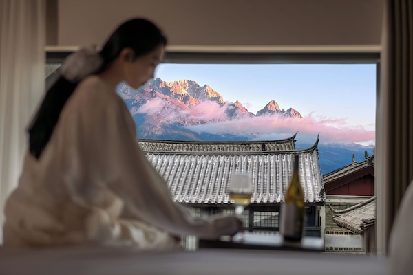 Family Duplex | Premium bedding, down duvets, individually decorated