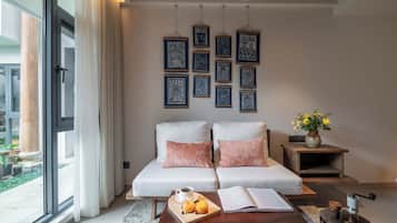 Comfort-Doppelzimmer | Hochwertige Bettwaren, Daunenbettdecken, individuell dekoriert