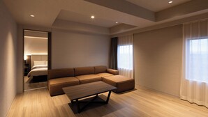 Suite | Living area - HOTEL R9 Premium Kawamataekimae (Meiwa)