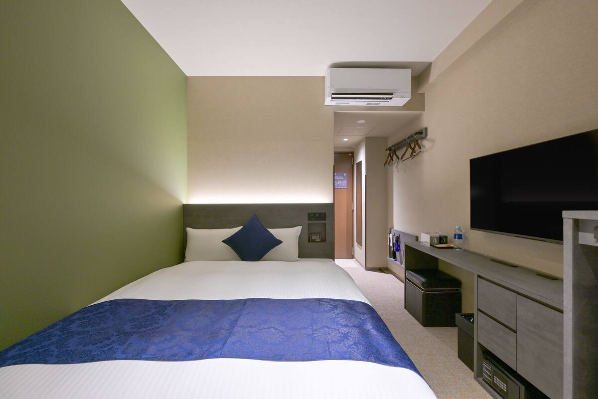 Standard Double Room | Free WiFi, bed sheets