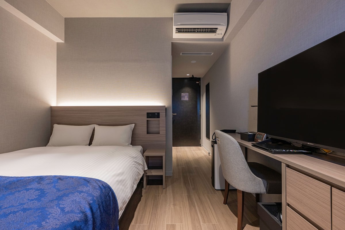 Standard Double Room | Free WiFi, bed sheets