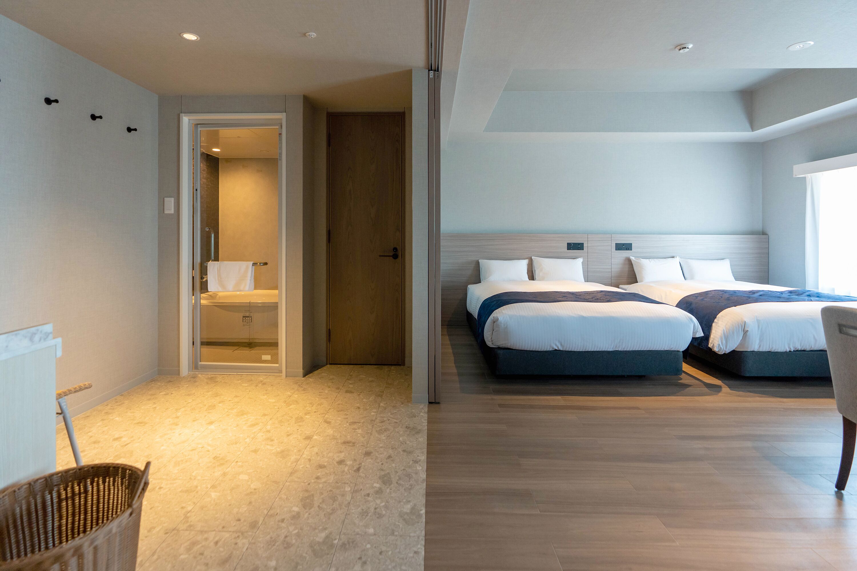 Habitación superior con 2 camas individuales | Wifi gratis y ropa de cama 