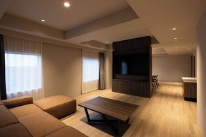 Suite | Living area - HOTEL R9 Premium Kawamataekimae (Meiwa)