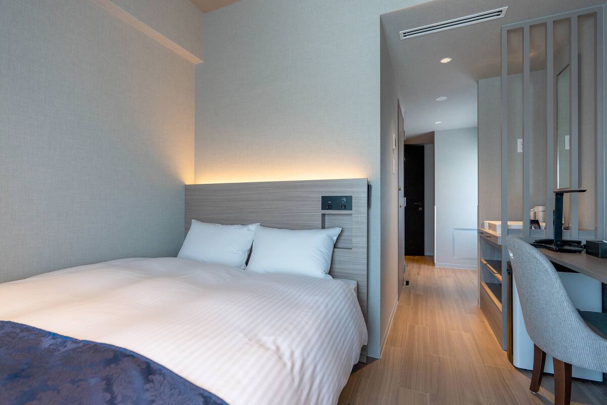 Double room (shower only) | Free WiFi, bed sheets