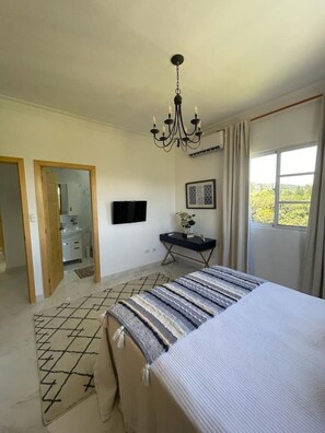 2 室のベッドルーム、アイロン / アイロン台、WiFi、ベッドシーツ