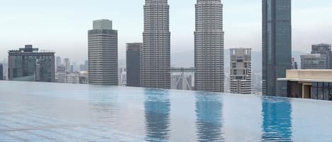 泳池