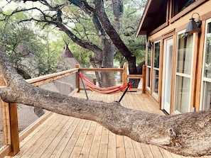 Terrace/patio - Romantic Bungalow Near the Guadalupe River (New Braunfels)