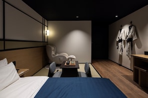 Massage | Free minibar, individually decorated, individually furnished, desk