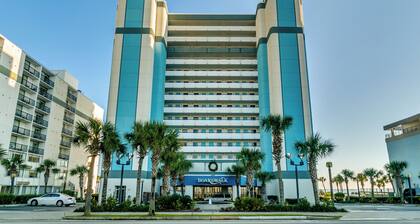 Stunning Oceanfront Views in this Beautiful 1-bedroom Condo