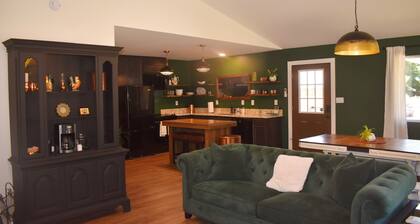 Cozy 3-Bed, 2-Bath McKenzie Bridge Home with AC & EV Charger