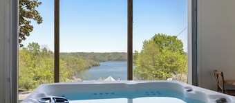 The Otterbox Skyloft , luxury 1 bedroom home at the lake, indoor hot tub , darts