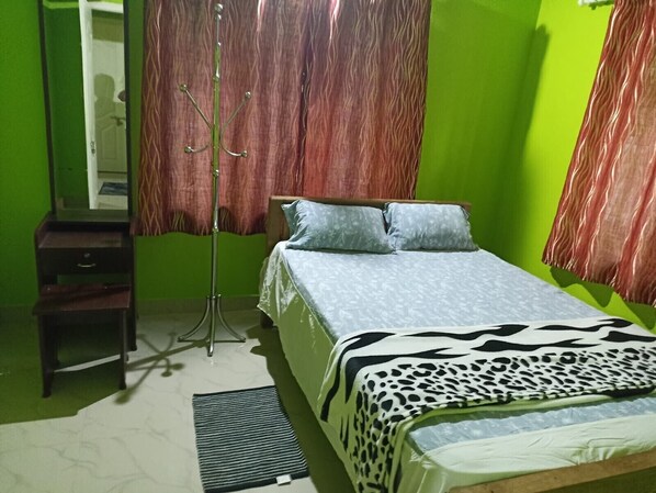 Family Cottage, Mountain View | Blackout drapes, iron/ironing board, free WiFi, bed sheets - Riverside Homestay by nature  (Mankulam)