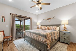 4 عدّة غرف نوم وسرير سفر وواي فاي مجانًا وملاءات أسرّة