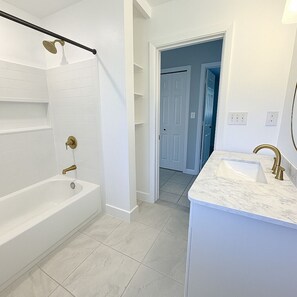 Handtücher, Seife, Toilettenpapier