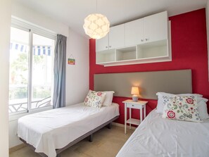 1 makuuhuone, silitysrauta/-lauta, internet, vuodevaatteet