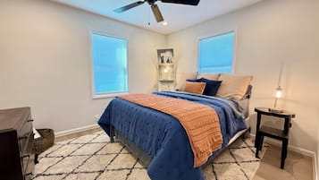 2 bedrooms, iron/ironing board, WiFi, bed sheets