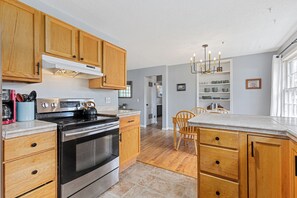 Microondas, horno, parrilla de estufa y lavavajillas 