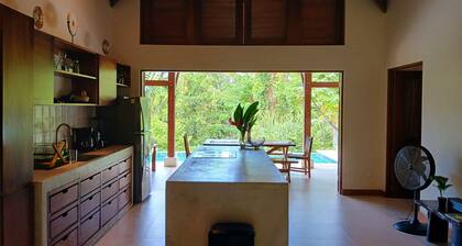 Villa Paraíso 3 bed, 2 bath w/ pool and AC-15 min from Punta Uva