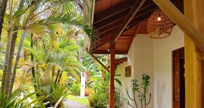 Villa Paraíso 3 bed, 2 bath w/ pool and AC-15 min from Punta Uva