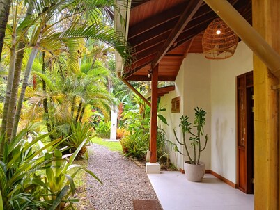 Villa Paraíso 3 bed, 2 bath w/ pool and AC-15 min from Punta Uva