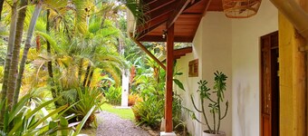 Villa ParaĂso 3 bed, 2 bath w/ pool and AC-15 min from Punta Uva