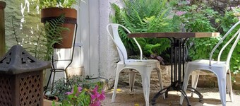 Studio - Sleeps2 - Parking - Private Courtyard