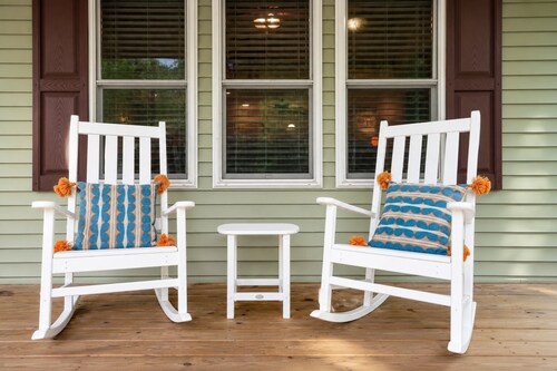 Serenity Cottage Deck, Game Room & Fire Pit near Narrowsburg Masthope