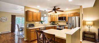 Serenity Cottage Deck, Game Room & Fire Pit near Narrowsburg Masthope