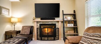 Serenity Cottage Deck, Game Room & Fire Pit near Narrowsburg Masthope