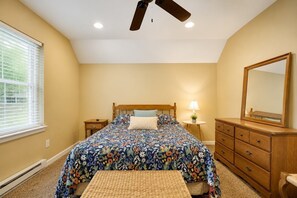 4 bedrooms, free WiFi, bed sheets