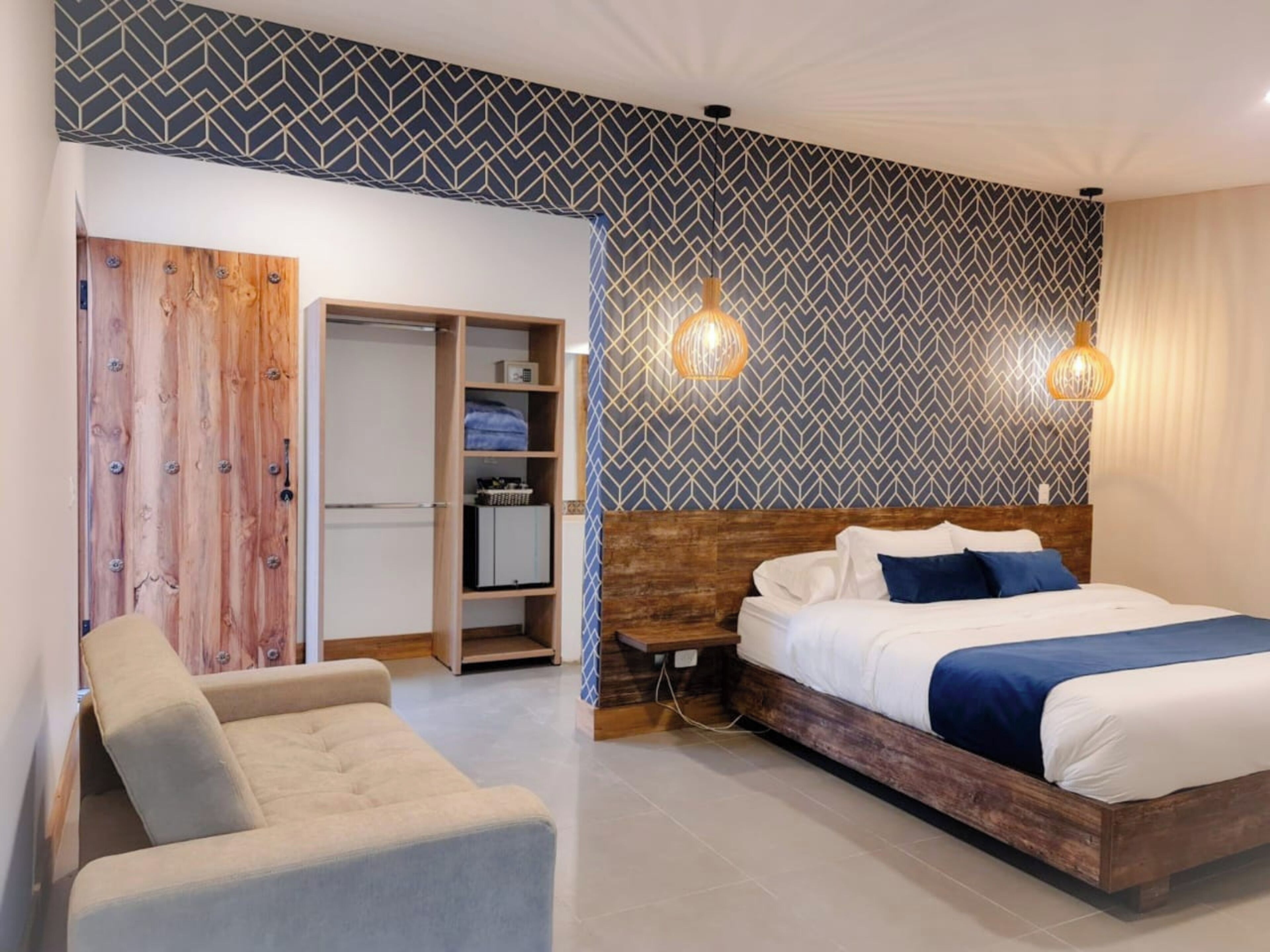 6 bedrooms, iron/ironing board, Internet, bed sheets