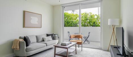 テレビ、ステレオ