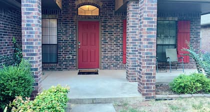 Heart of Edmond Retreat - 3bed 2bath