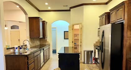 Heart of Edmond Retreat - 3bed 2bath