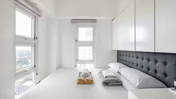1 slaapkamer, een kluis op de kamer, een strijkplank/strijkijzer