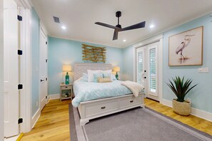 3 bedrooms, iron/ironing board, internet, bed sheets