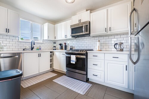 The Boho Retreat- Close to PHX, OldTown, FastWiFi!