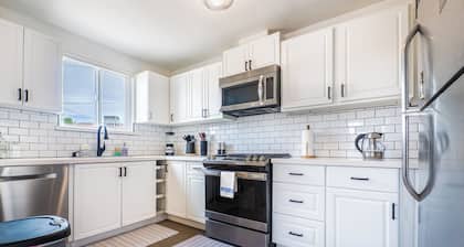 The Boho Retreat- Close to PHX, OldTown, FastWiFi!