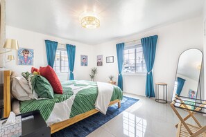 3 chambres, fer et planche à repasser, accès Internet, draps fournis