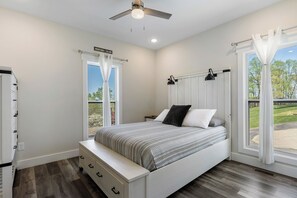 4 bedrooms, WiFi, bed sheets