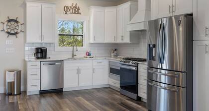 Shenandoah Retreat -lake view ,hot tub ,gas fire place ,ping pong, gas fire pit