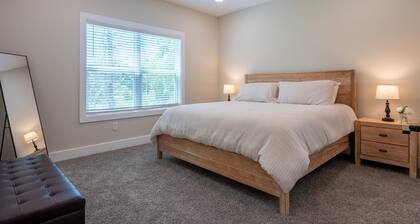 2 Bedroom Condo in Downtown Brevard