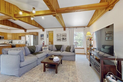 Conveniently located home with fully stocked kitchen, w/d, fast wifi & loft