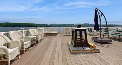 Lakeside paradise w/ lakefront deck, enclosed porch, 2 docks & large lawn