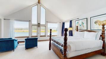 4 soverom, strykejern/-brett, internettilgang og sengetøy